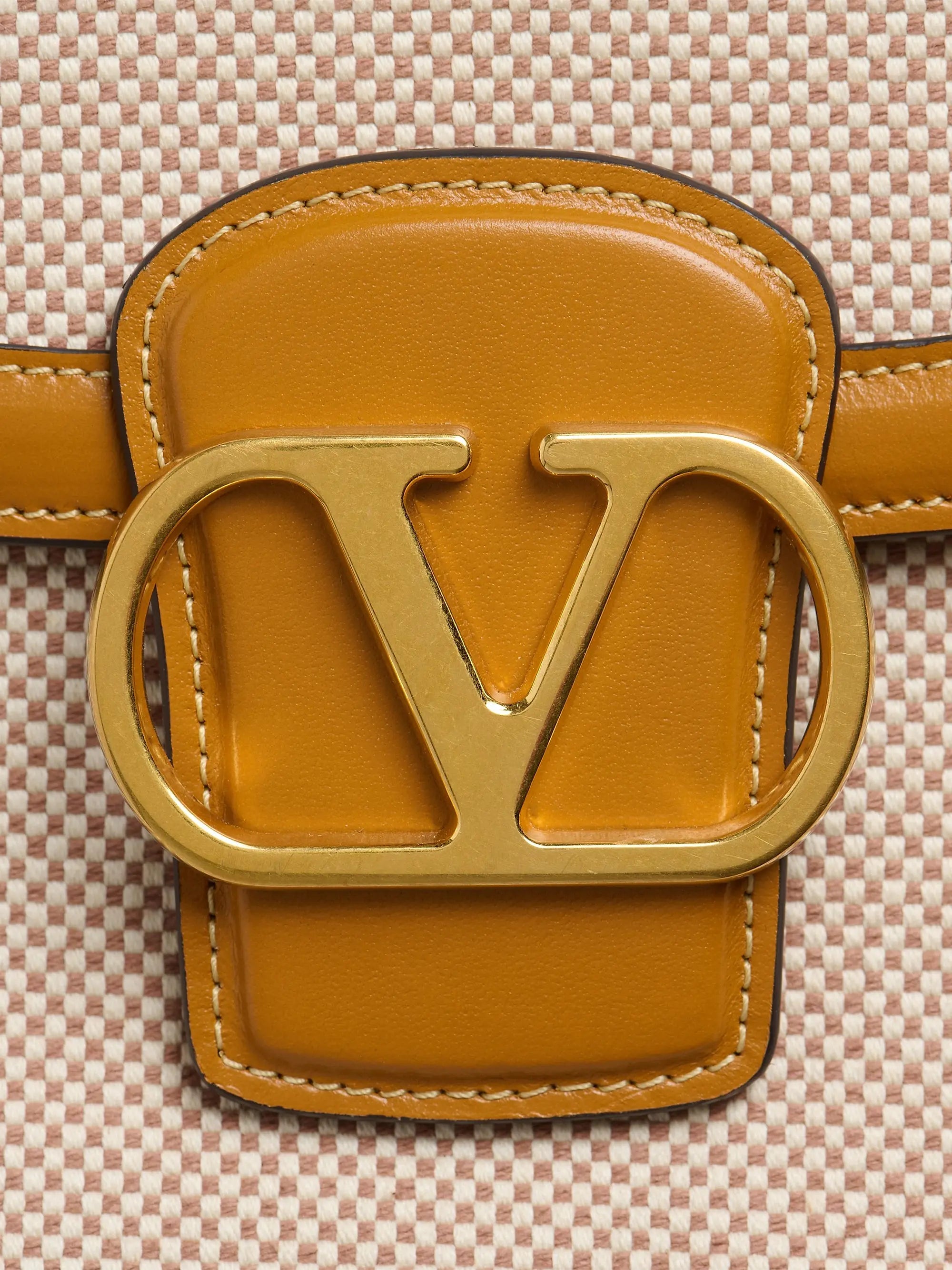 #color_natural-golden-cuir