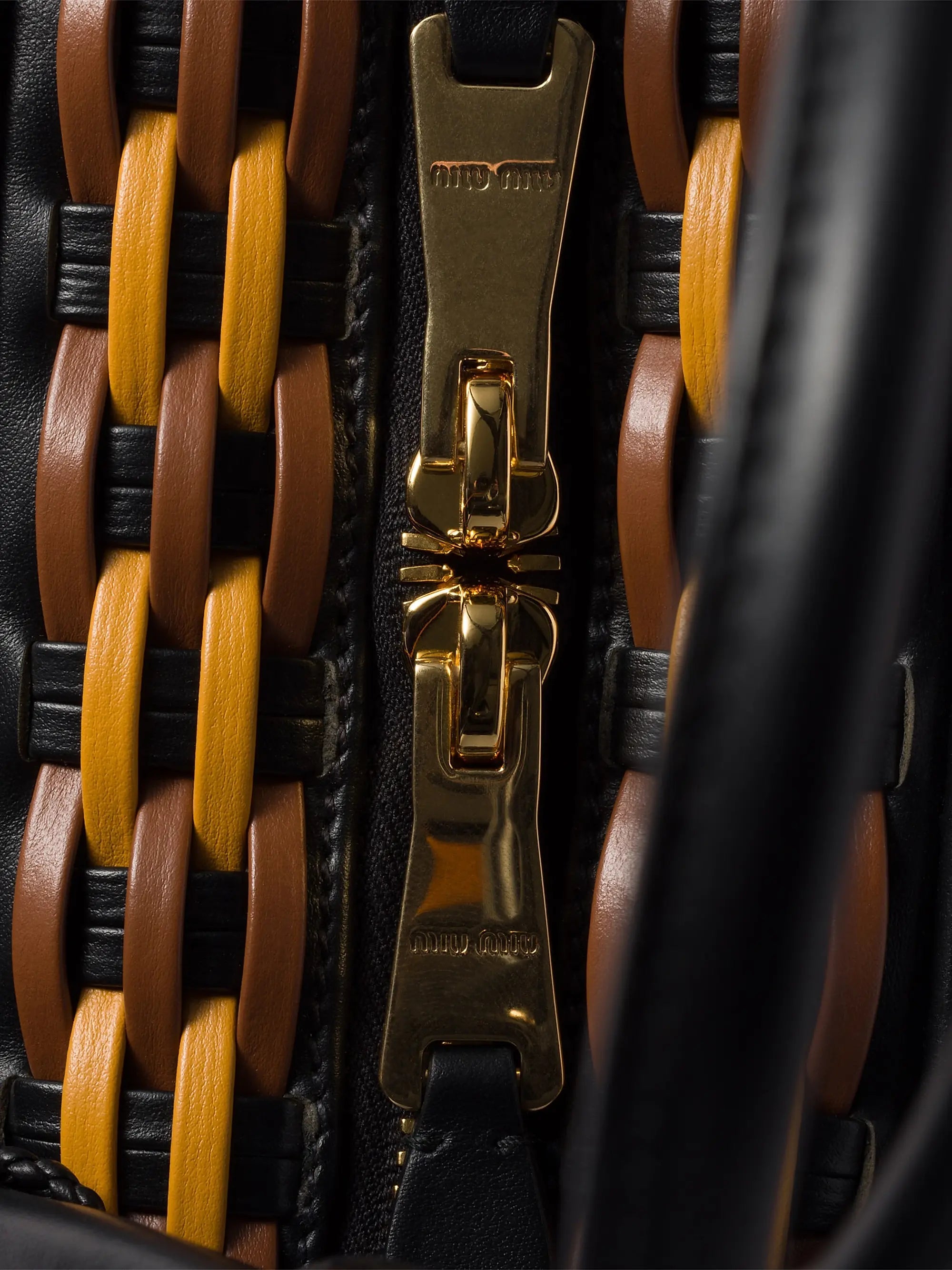 #color_brown-black-yellow