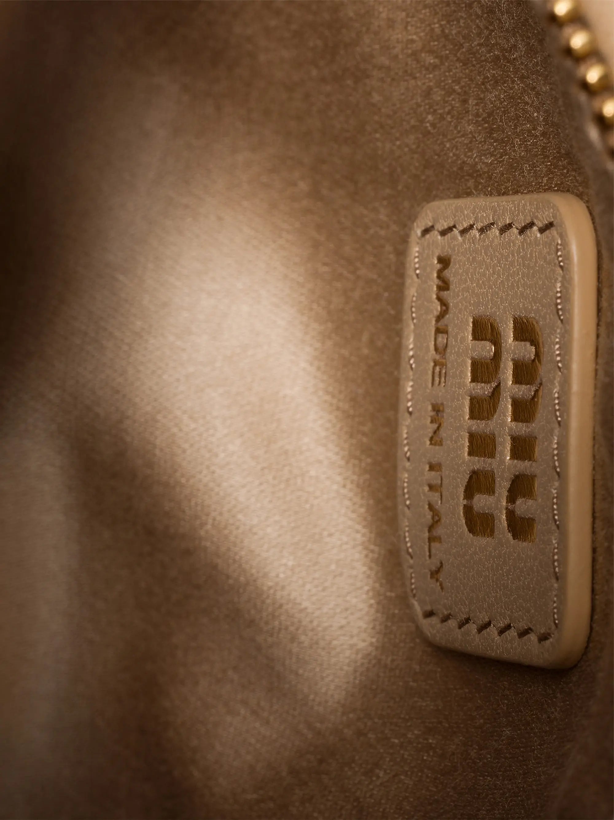 #color_light-beige