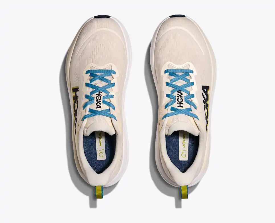 Hoka Skyflow in Birch Alabaster
