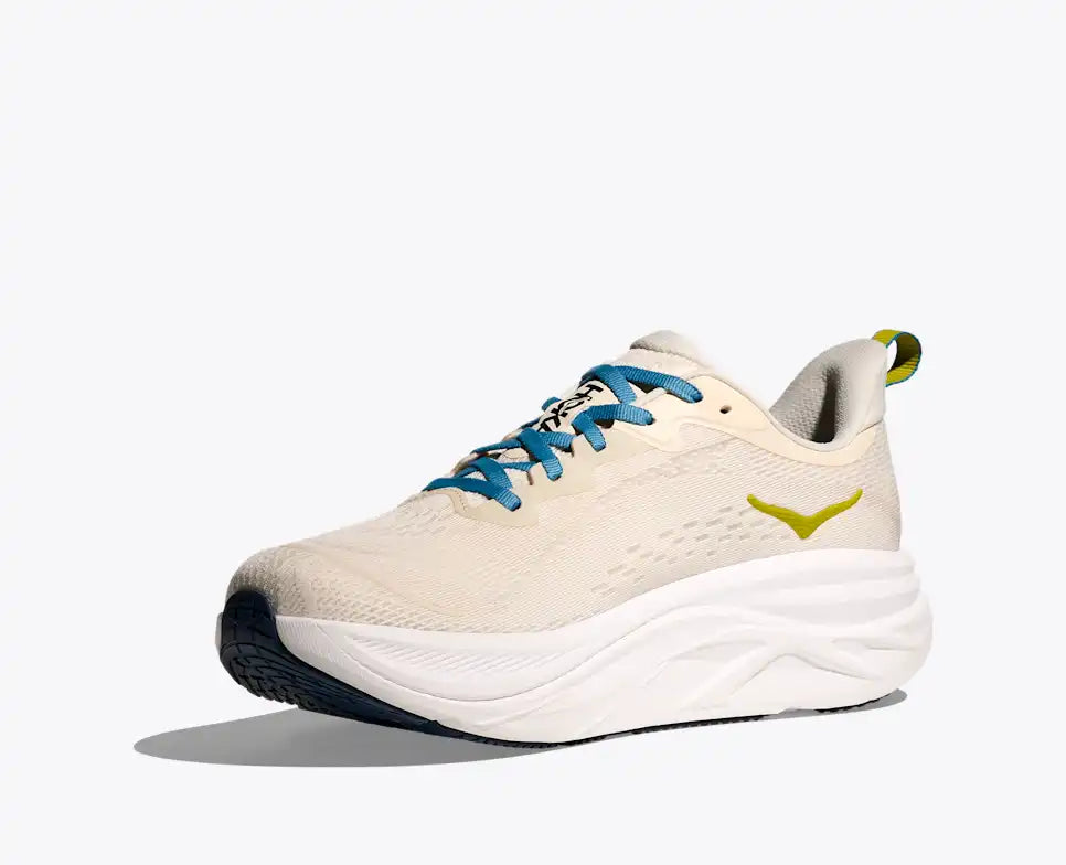 Hoka Skyflow in Birch Alabaster