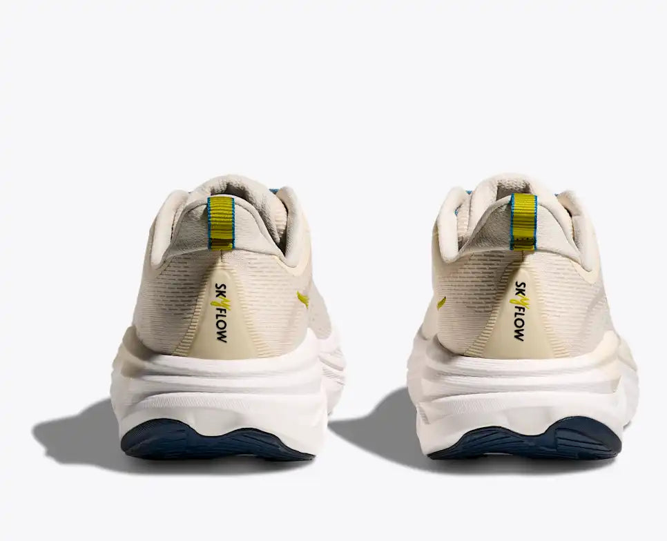 Hoka Skyflow in Birch Alabaster