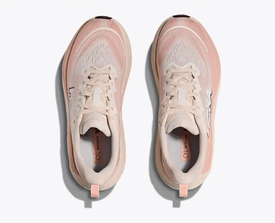 Hoka Skyflow rose cream / rose latte