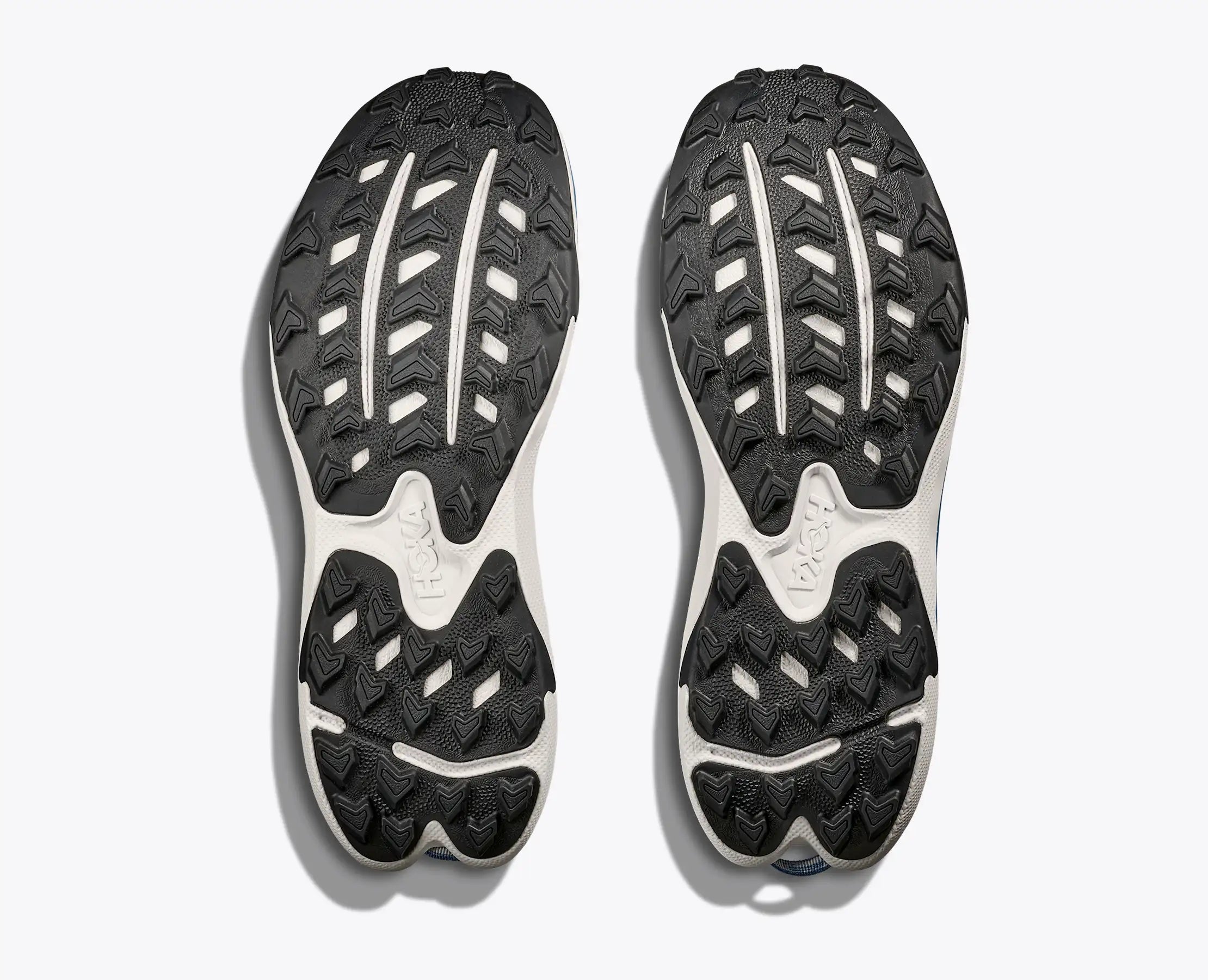 Hoka Torrent 4 charcoal grey foggy night