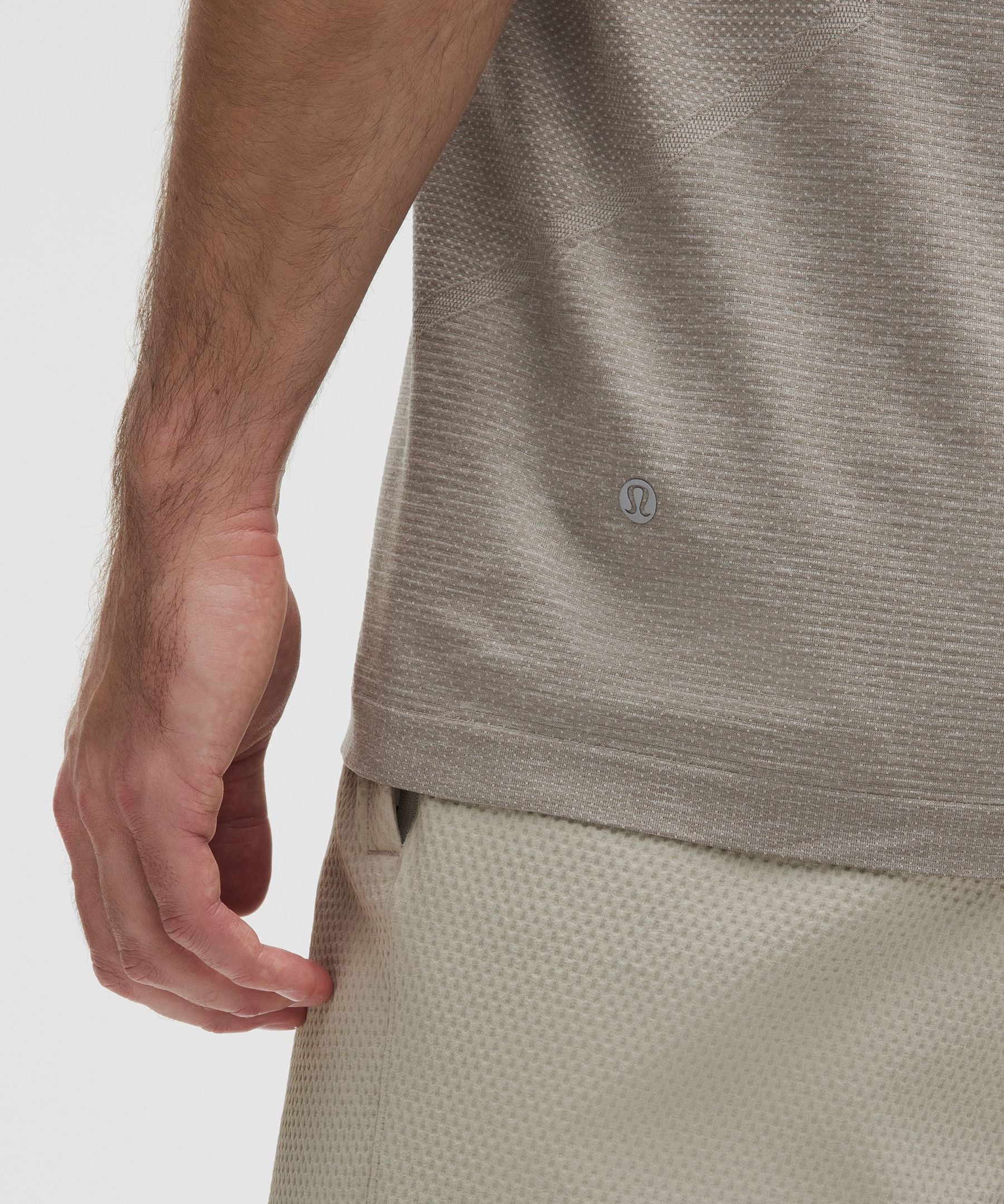 #color_dove-grey/warm-ash-grey