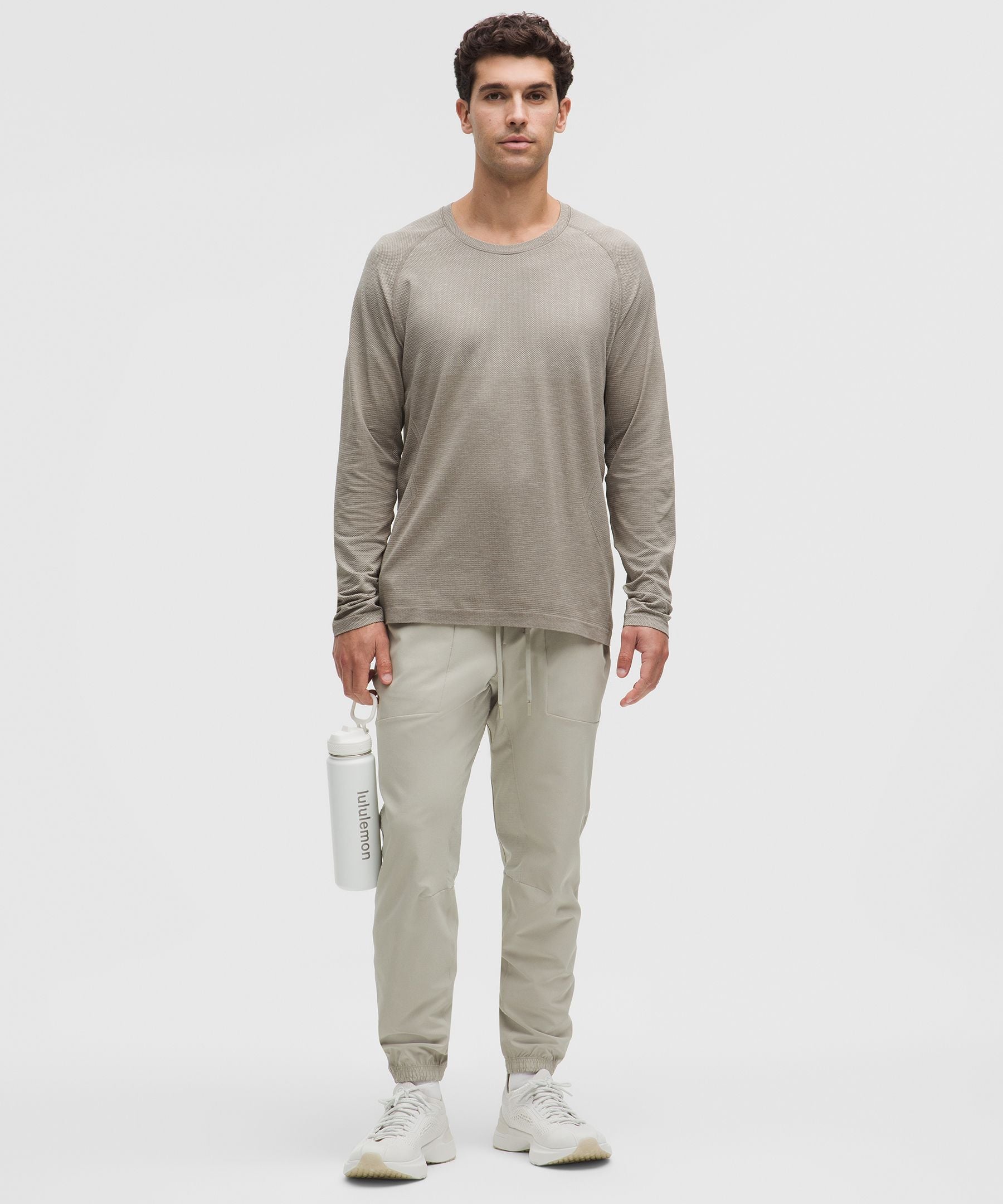 #color_dove-grey/warm-ash-grey
