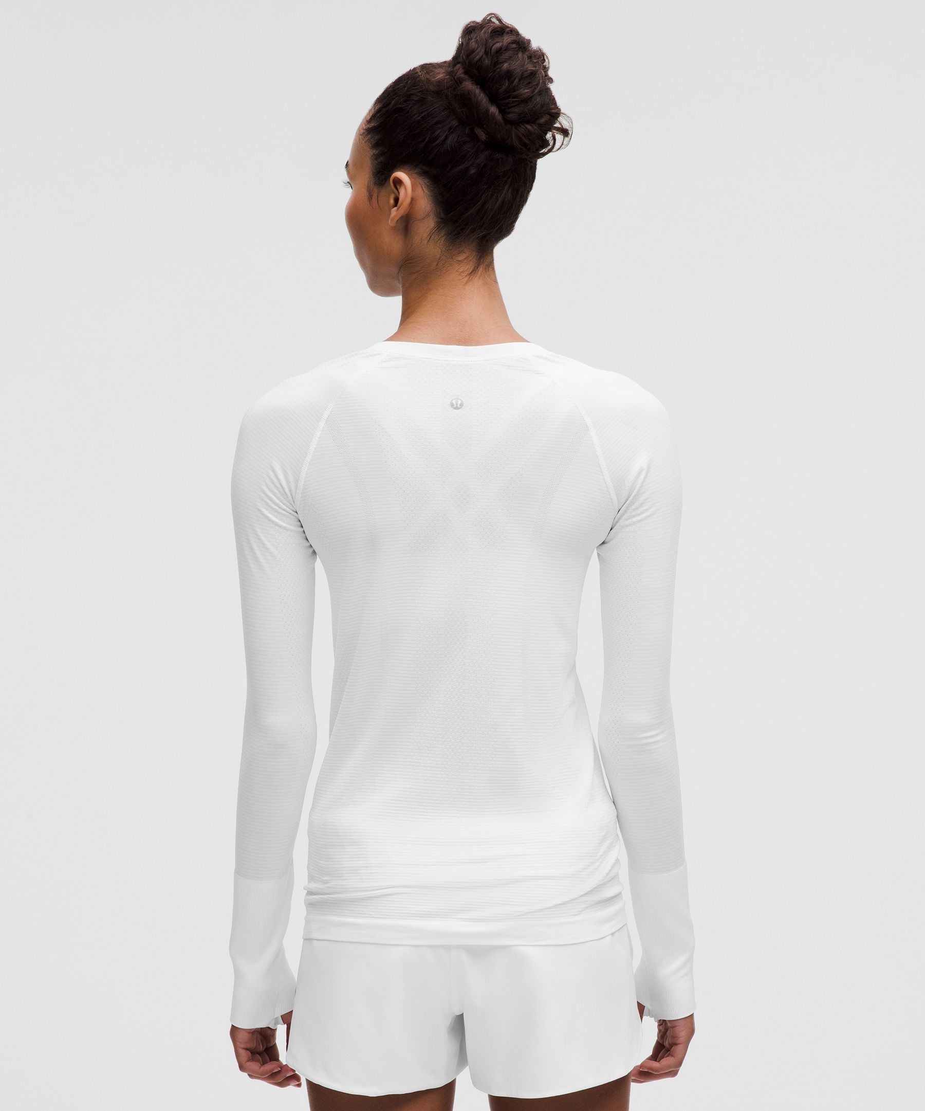 #color_white/white