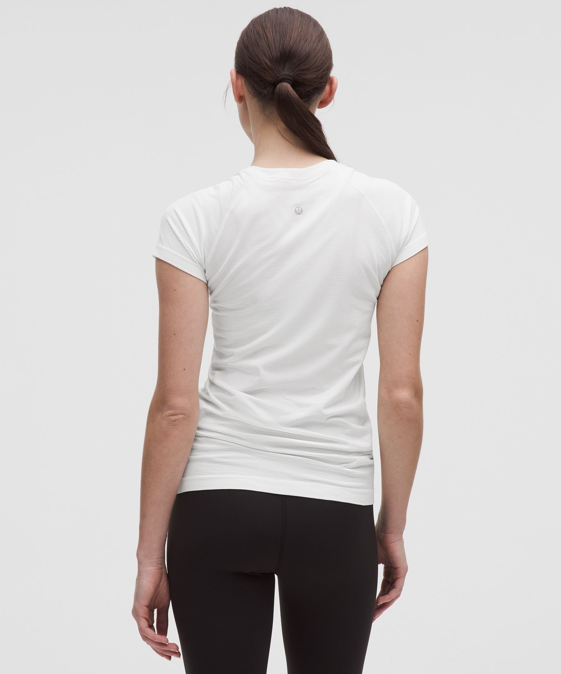 #color_white/white