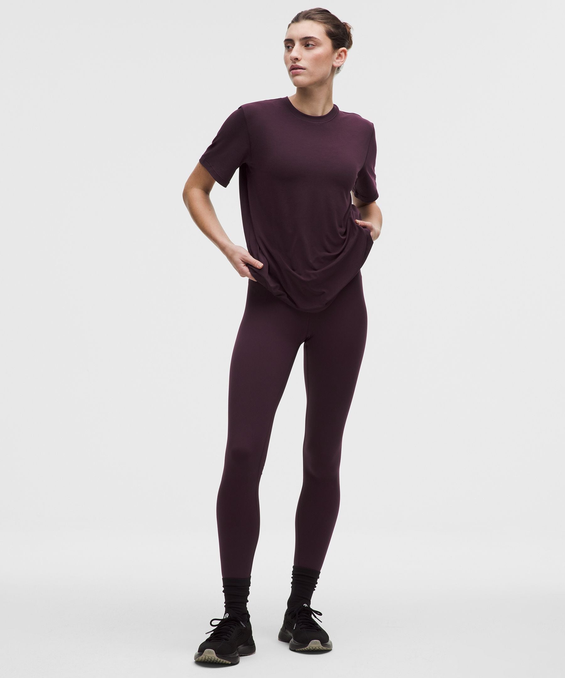 #color_black-plum