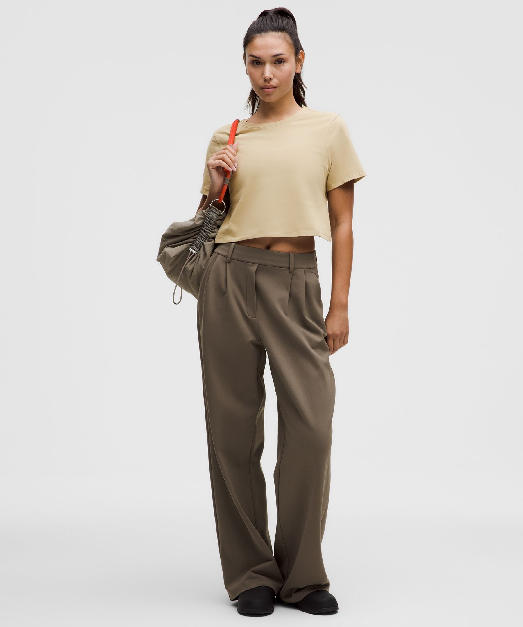 #color_compass-khaki