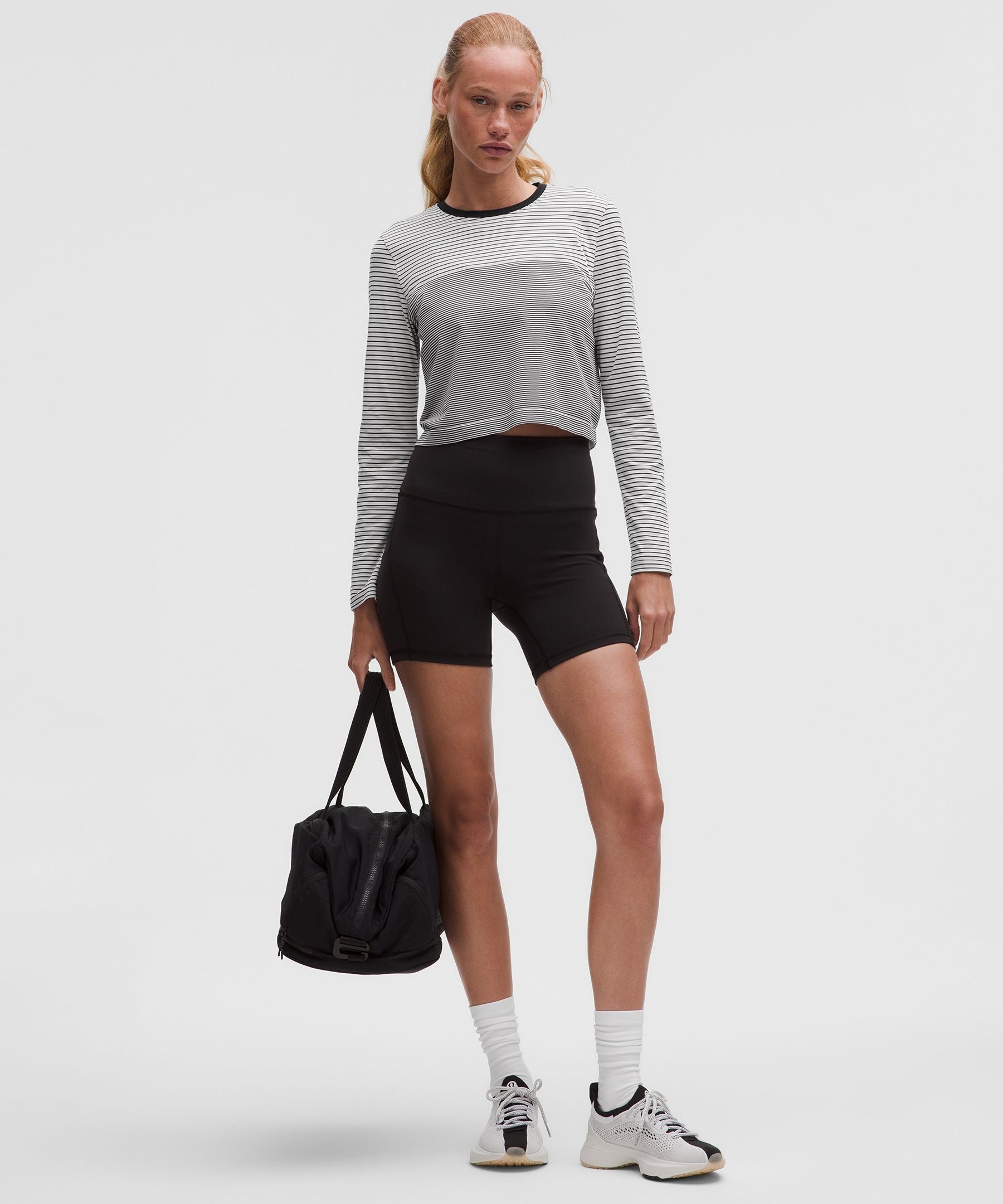 #color_white/black