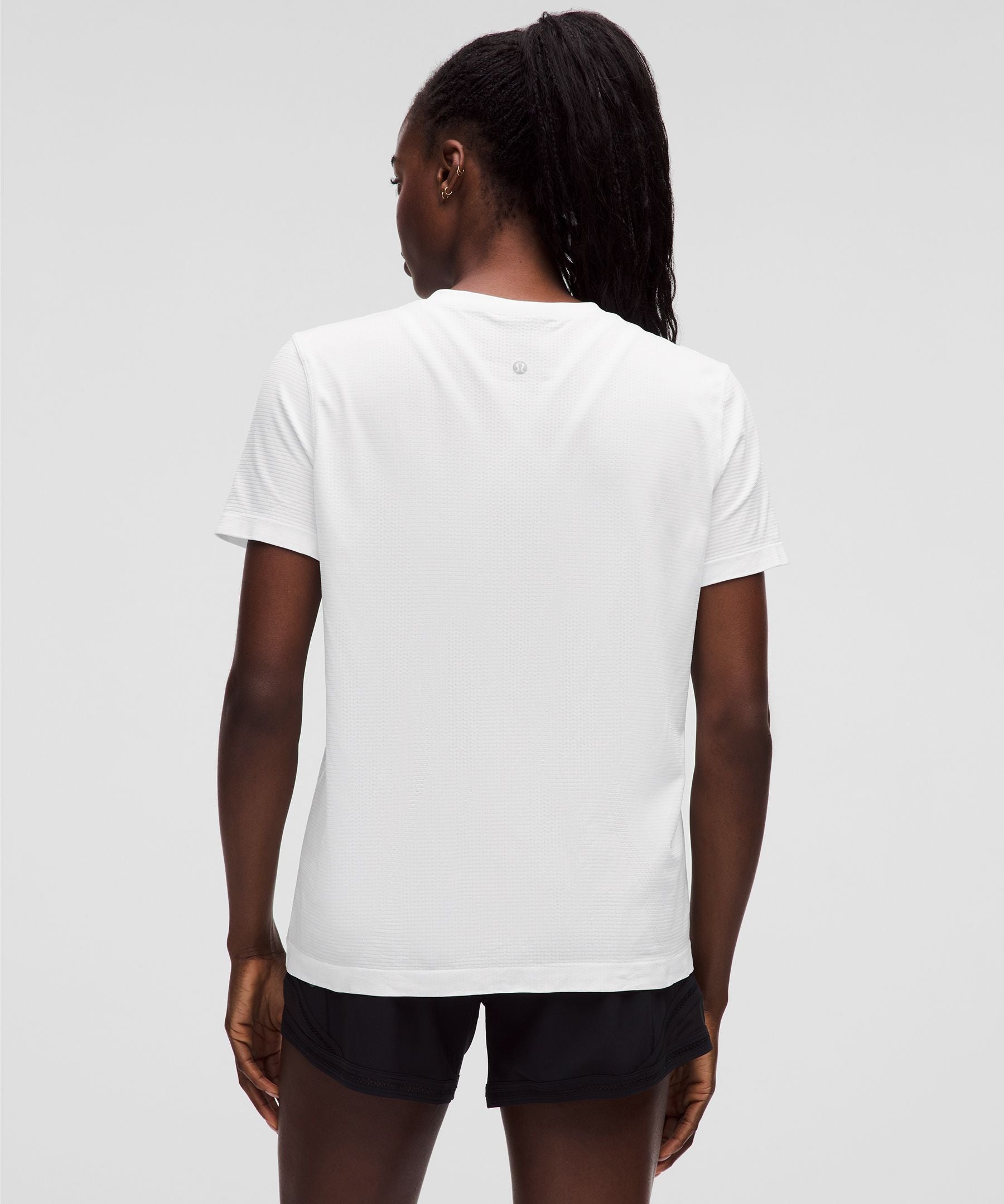 #color_white/white