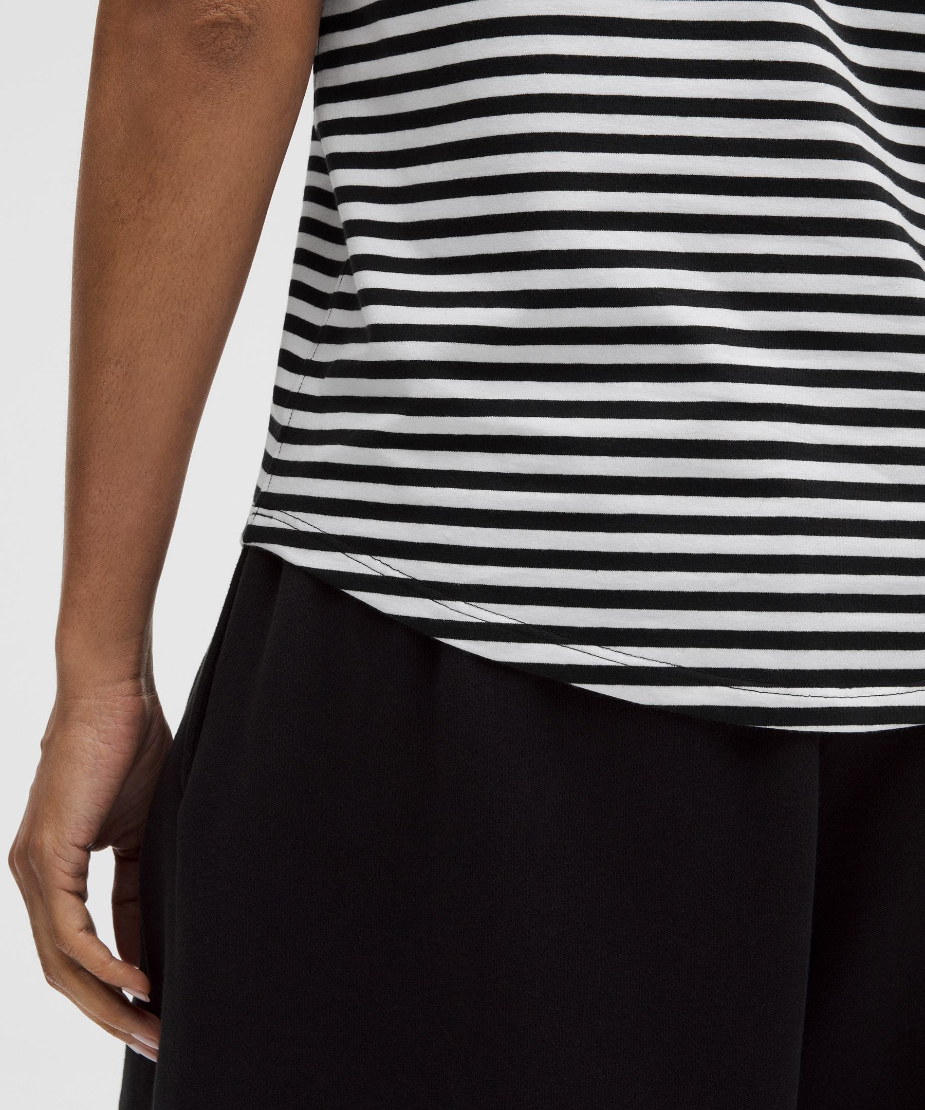 #color_narrow-bold-stripe-black-white