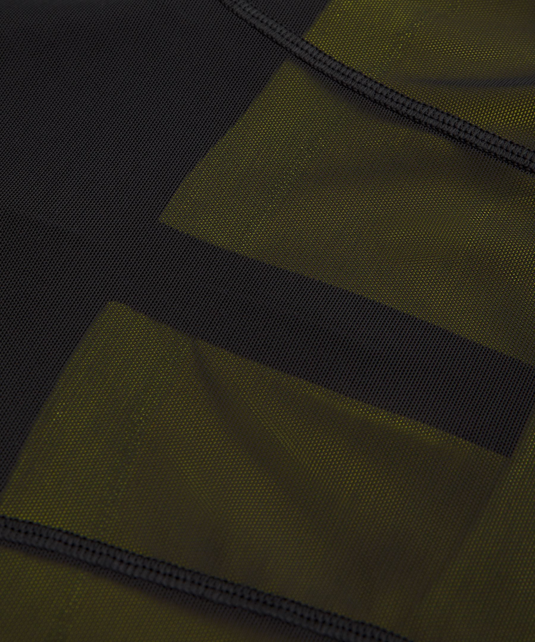 #color_black/yellow-serpentine