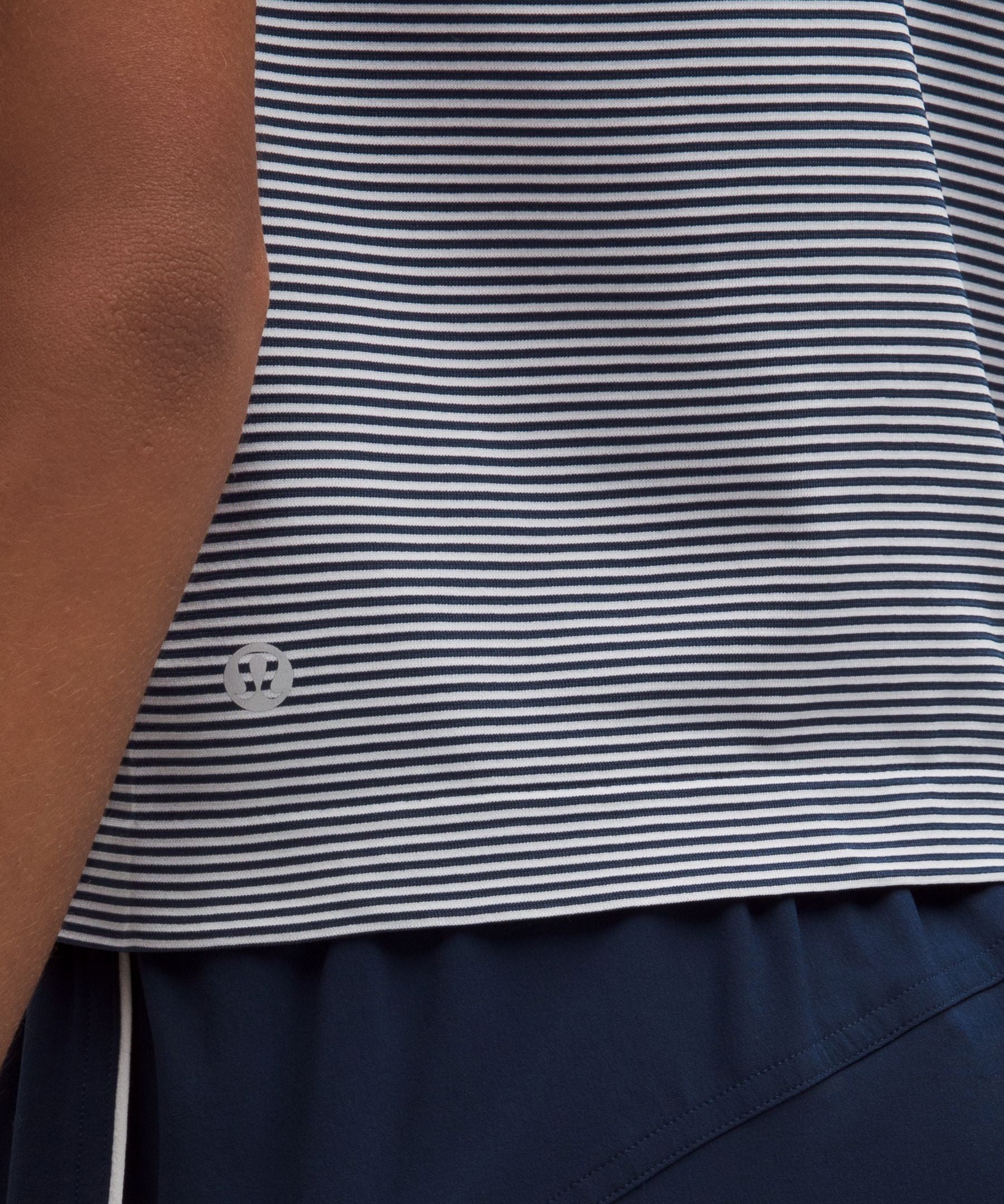 #color_club-blue/white