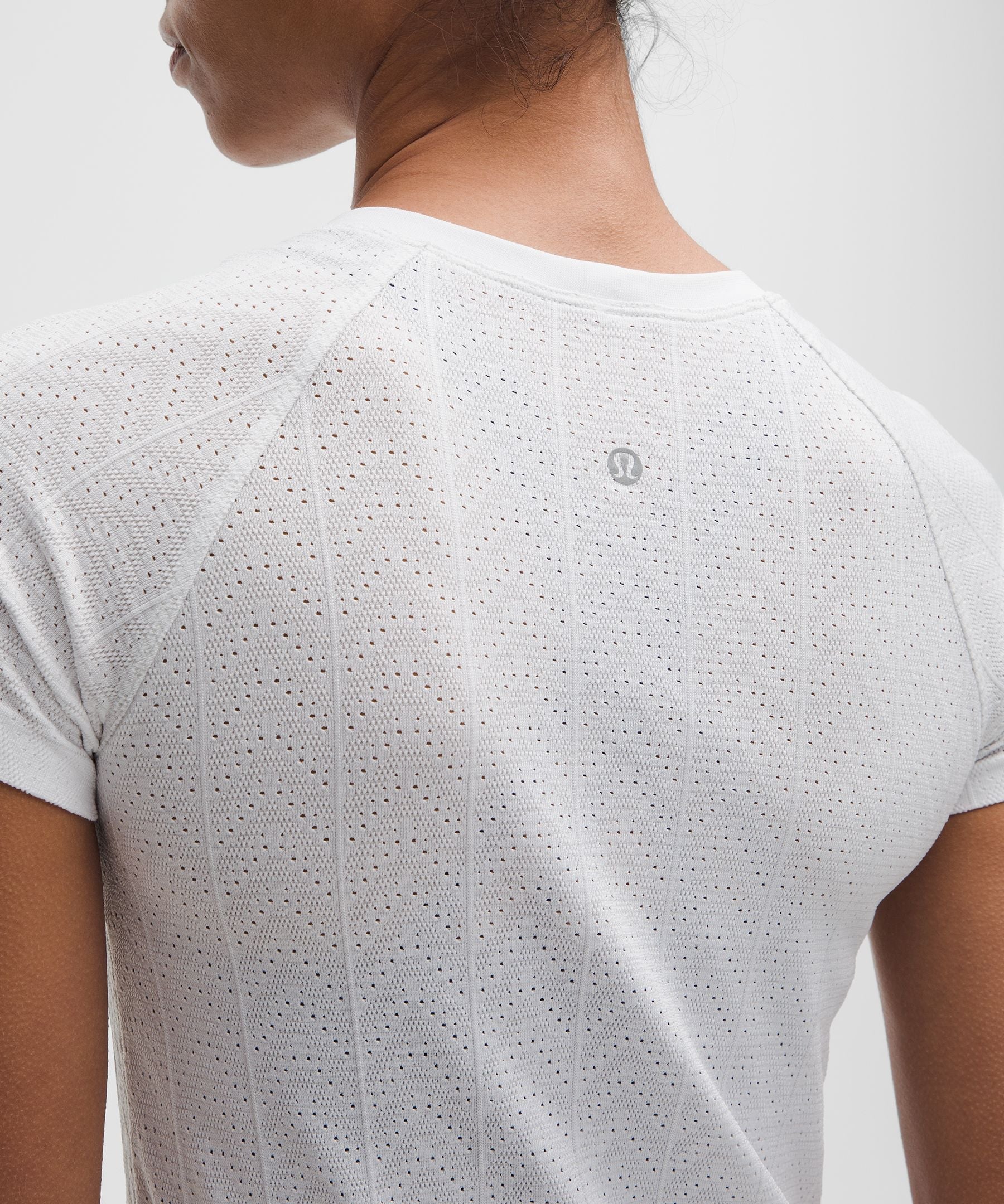 #color_herringbone-dot-white