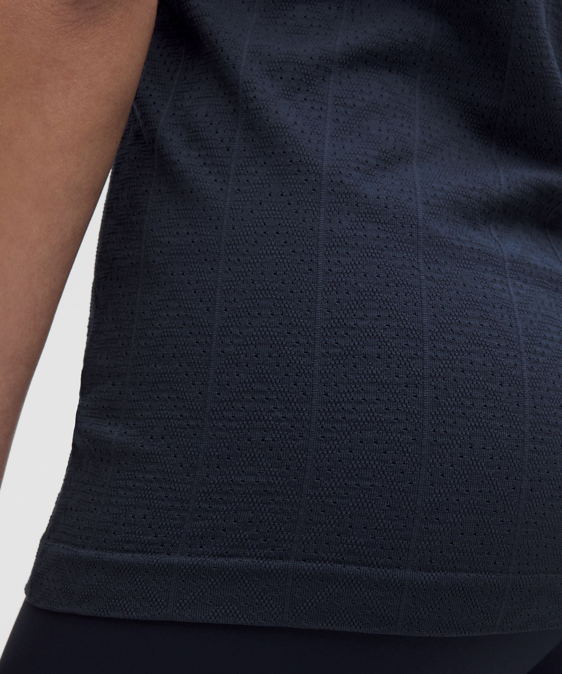 #color_herringbone-dot-club-blue