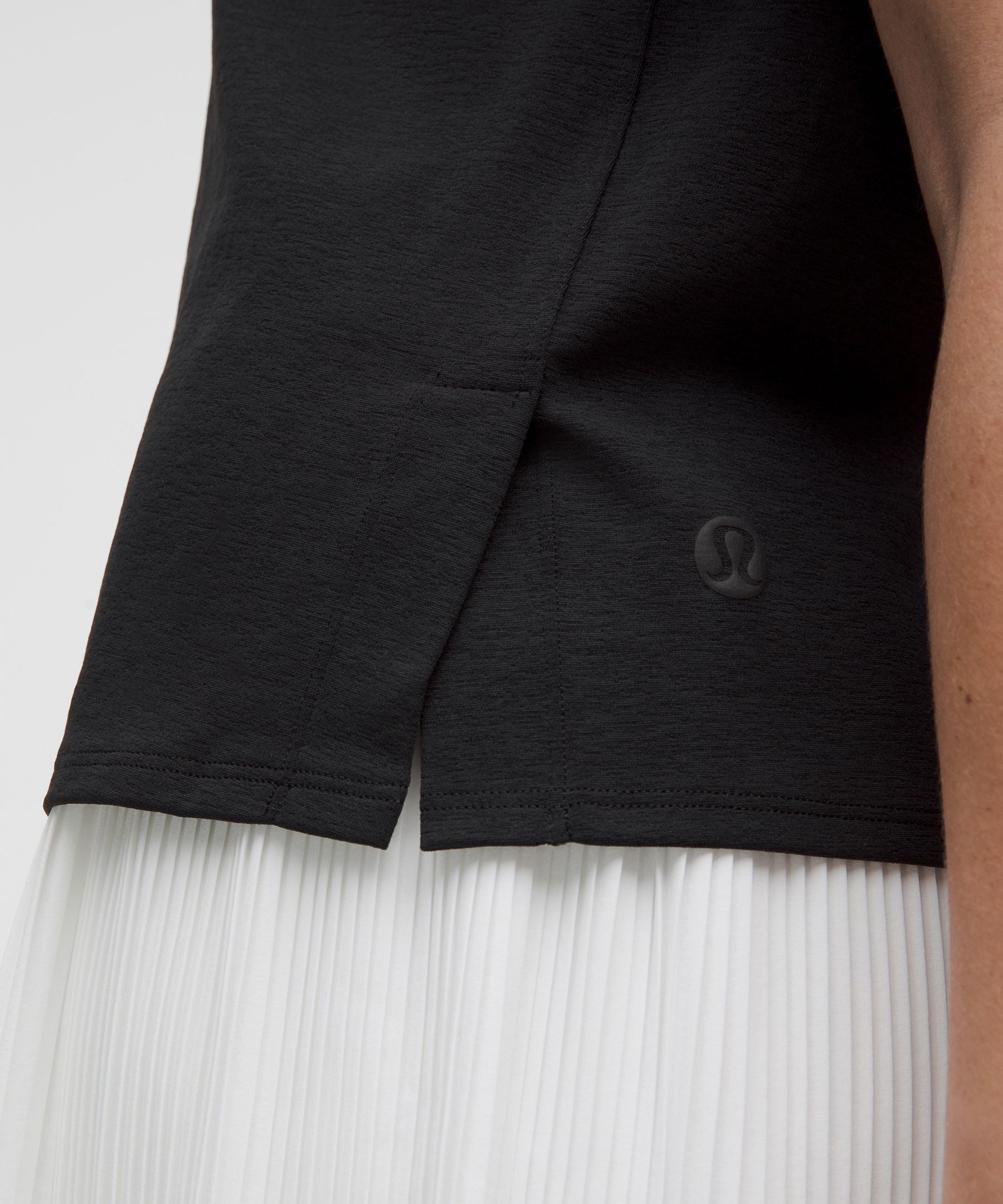 #color_black/arctic-grey