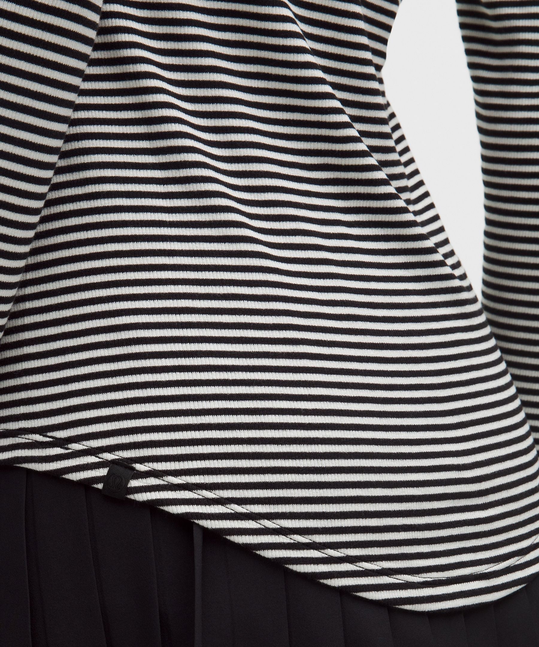 #color_minute-stripe-black-soft-ivory