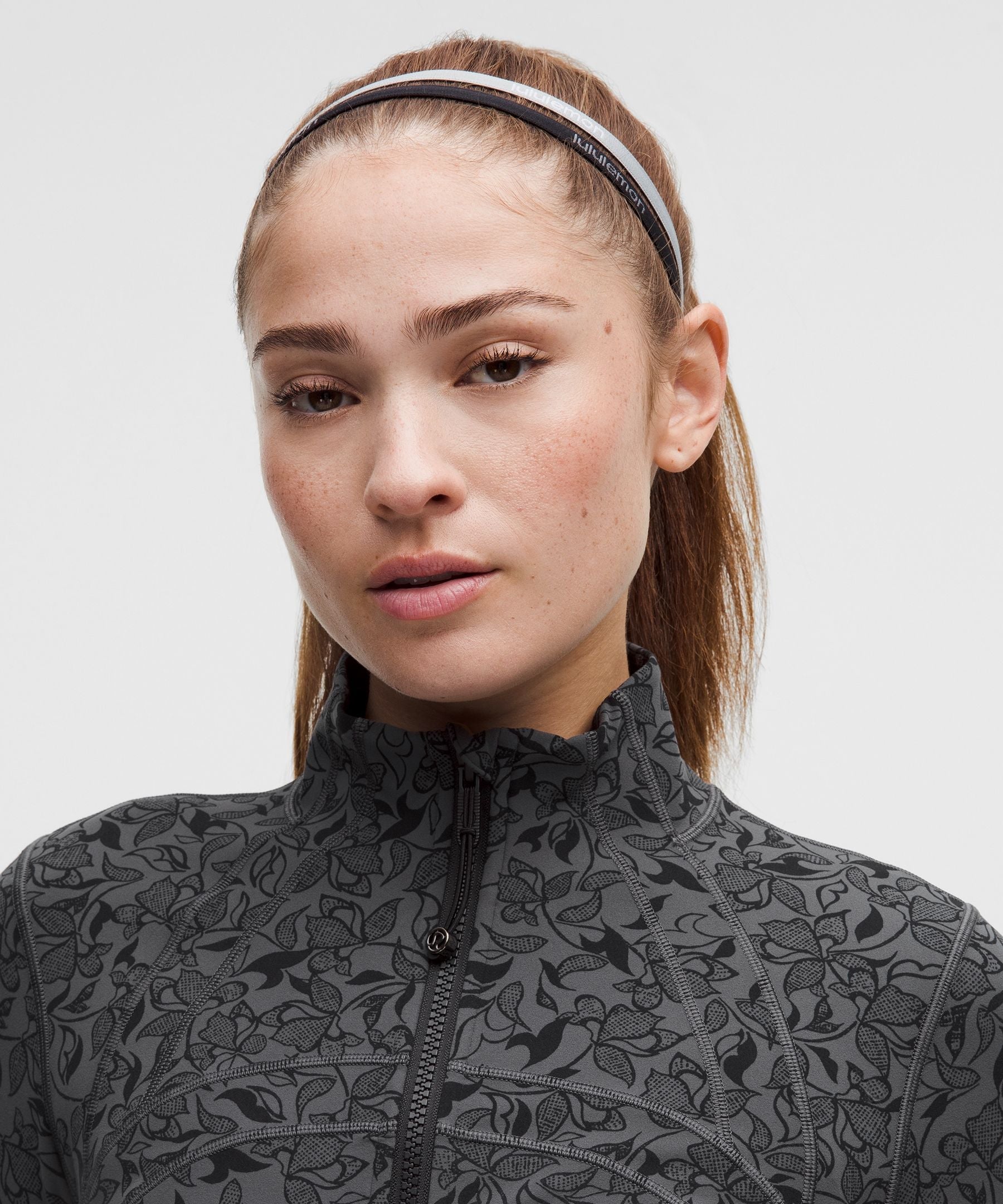 #color_mini-filigree-lace-grey-multi