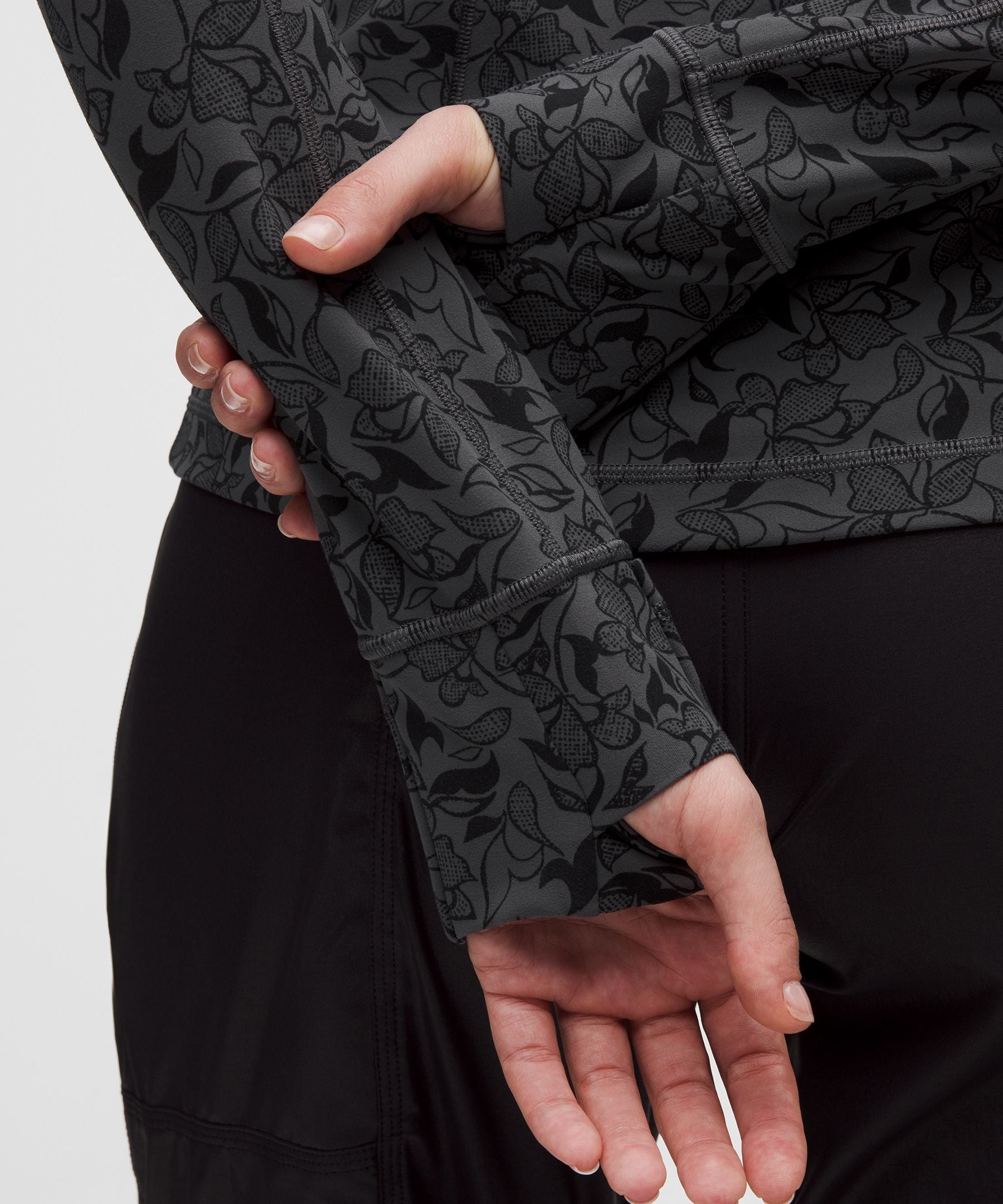 #color_mini-filigree-lace-grey-multi