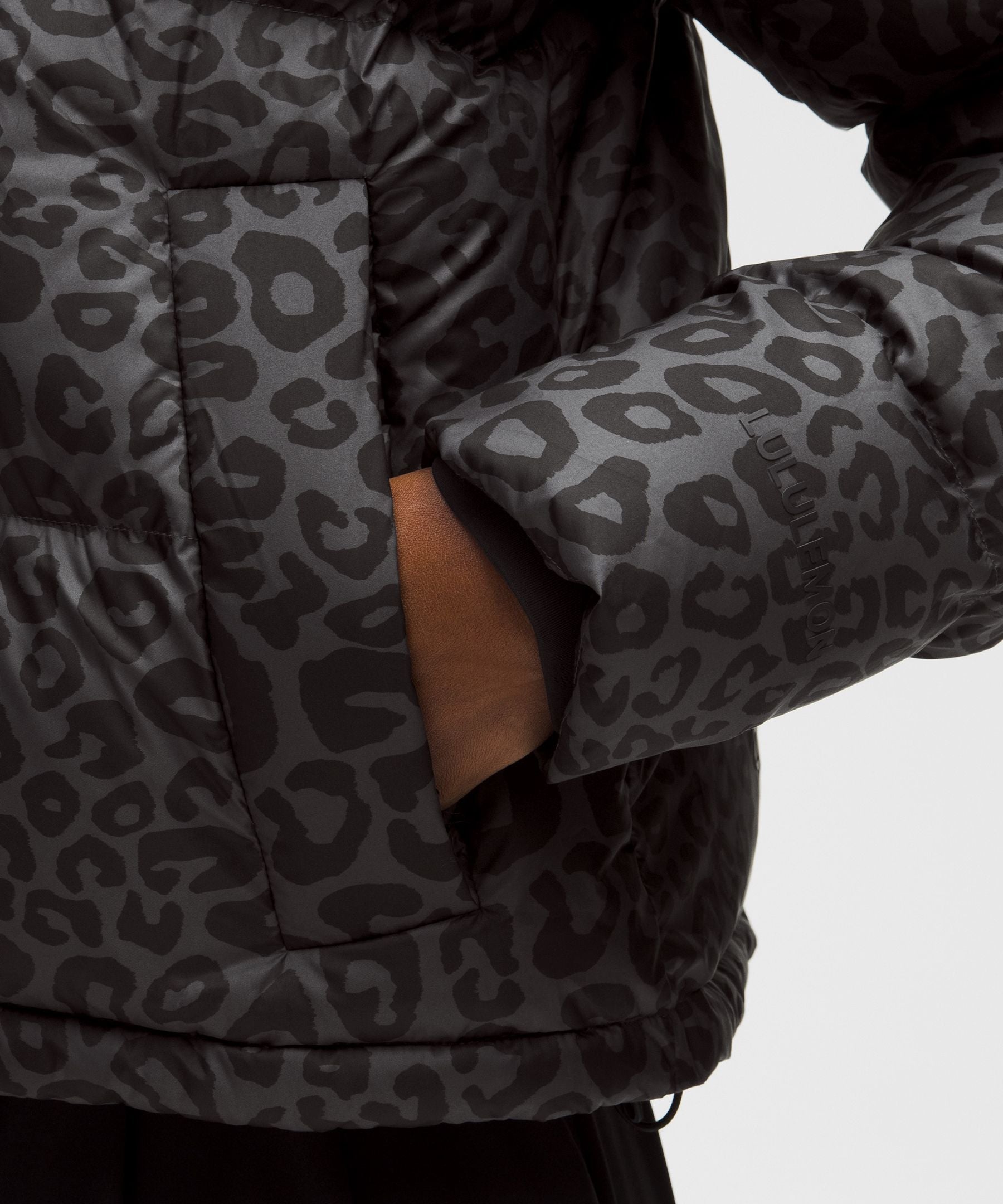 #color_leopardo-shift-graphite-grey-multi