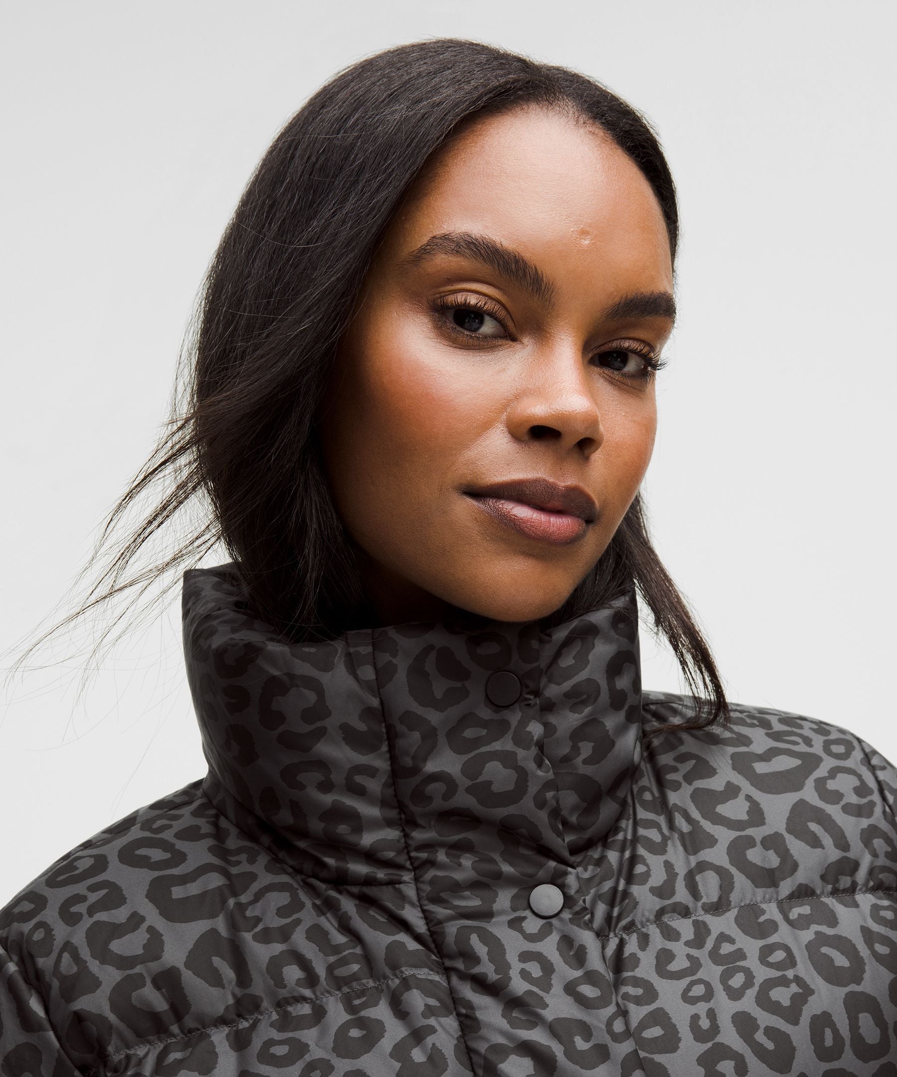 #color_leopardo-shift-graphite-grey-multi