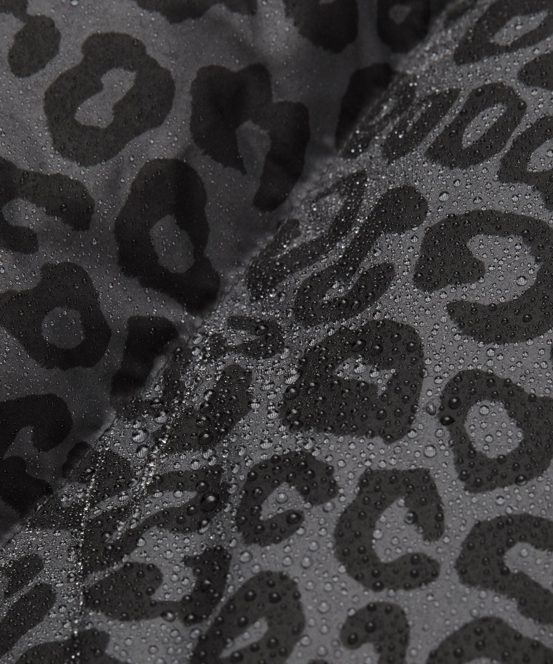 #color_leopardo-shift-graphite-grey-multi