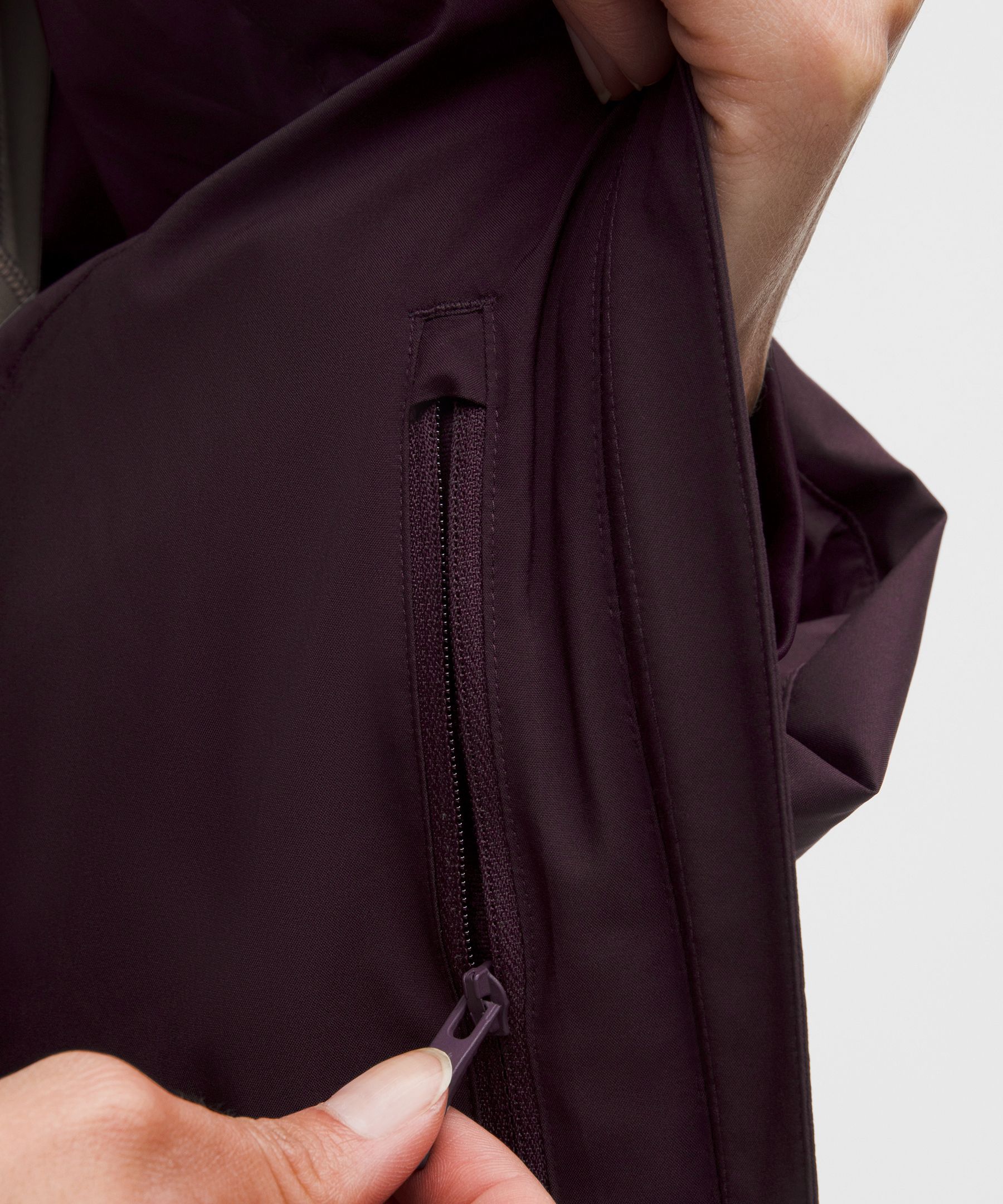 #color_black-plum
