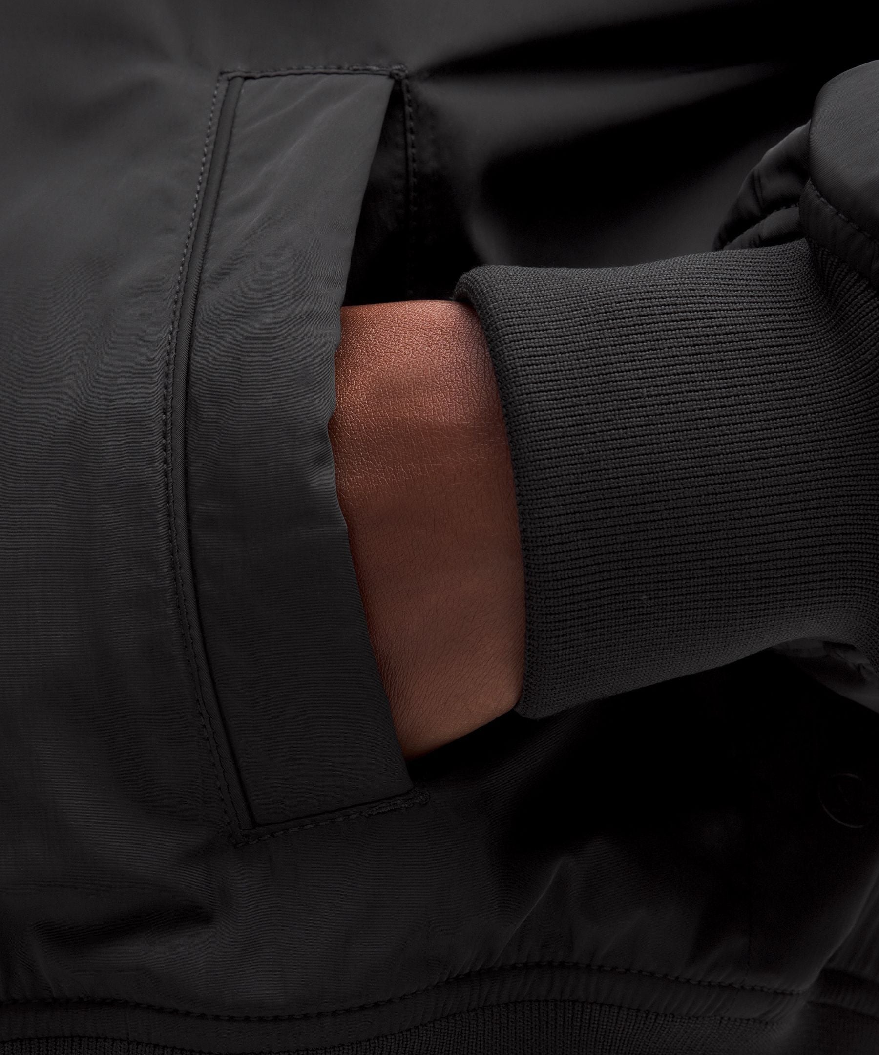 #color_black/black