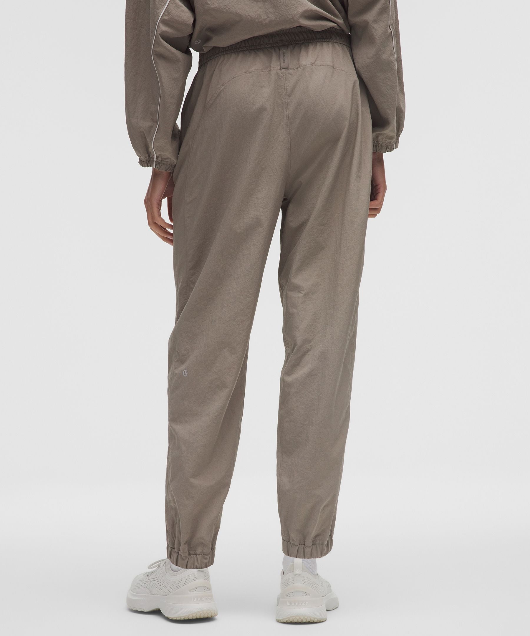 #color_warm-ash-grey/dove-grey