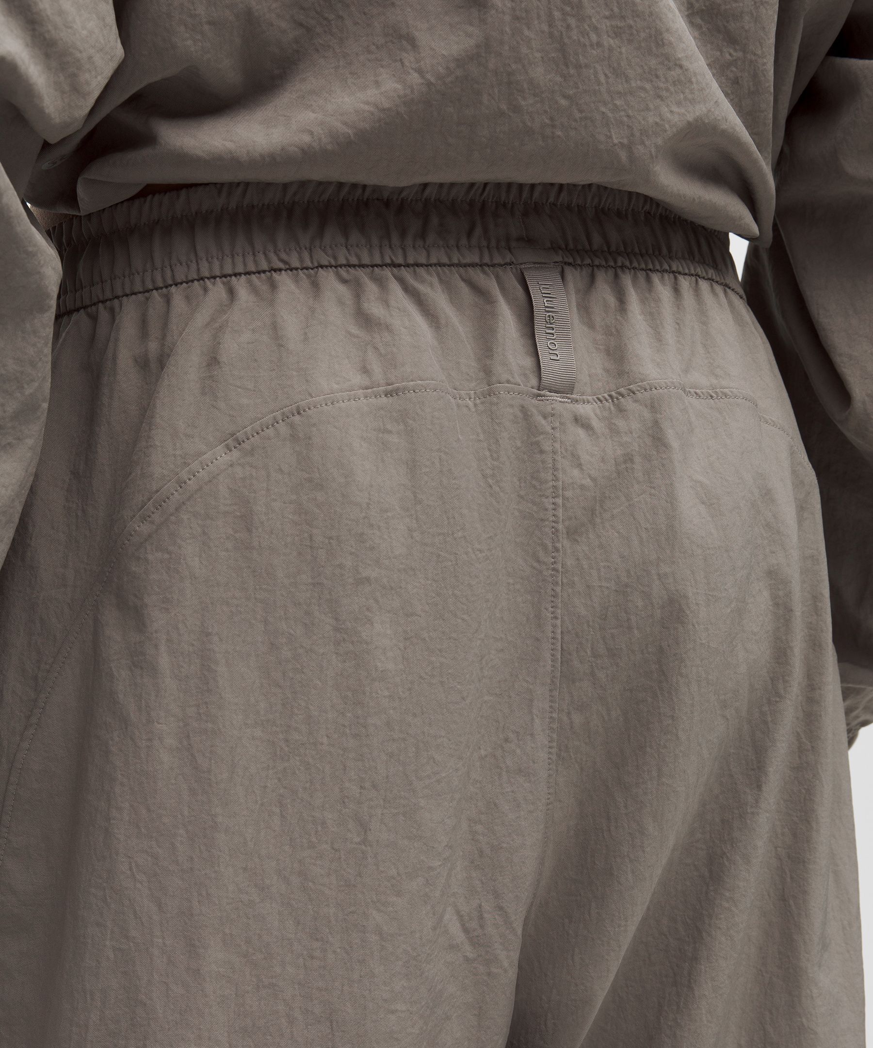 #color_warm-ash-grey/dove-grey