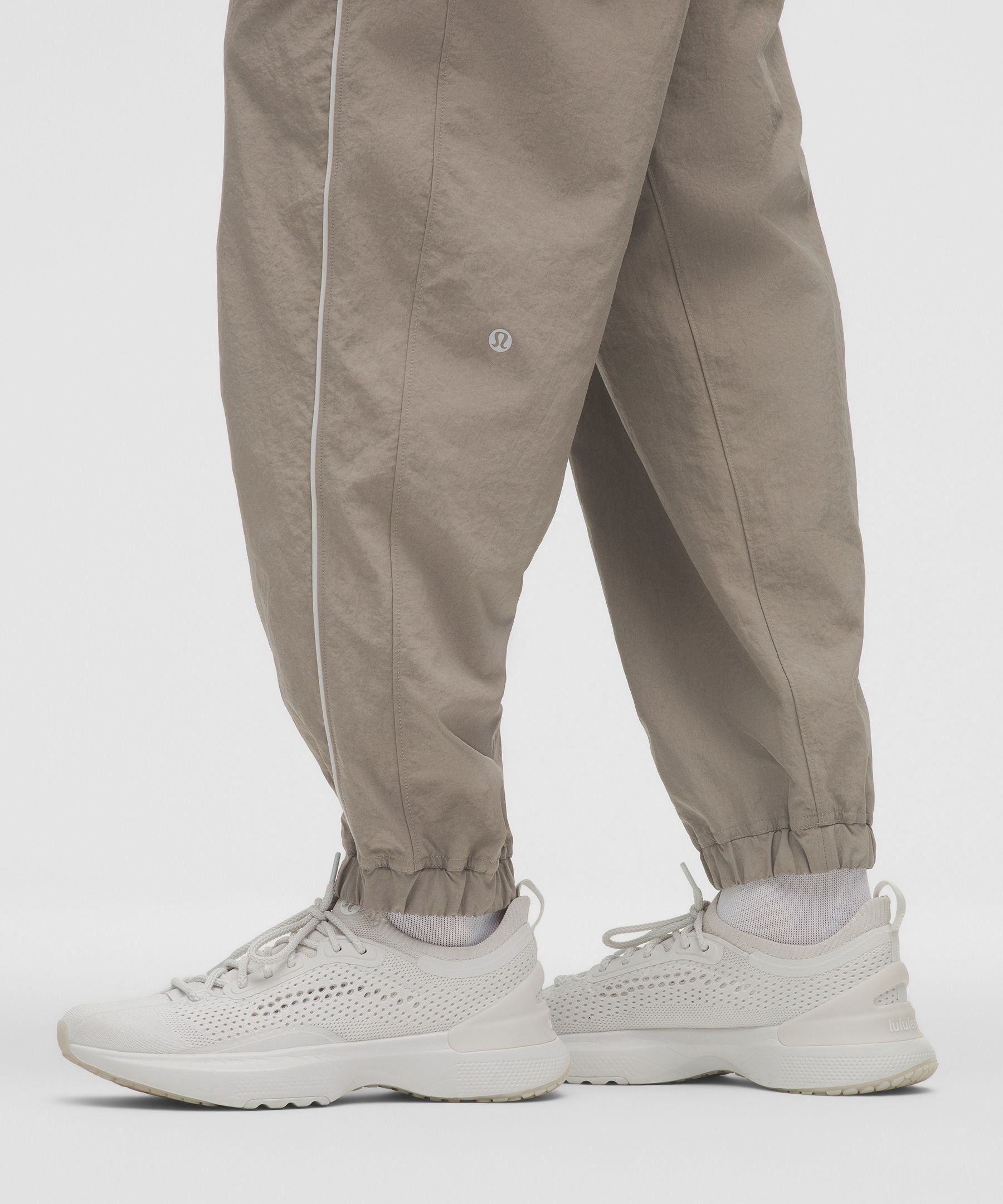 #color_warm-ash-grey/dove-grey