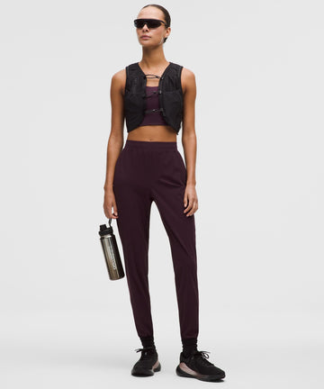 #color_black-plum