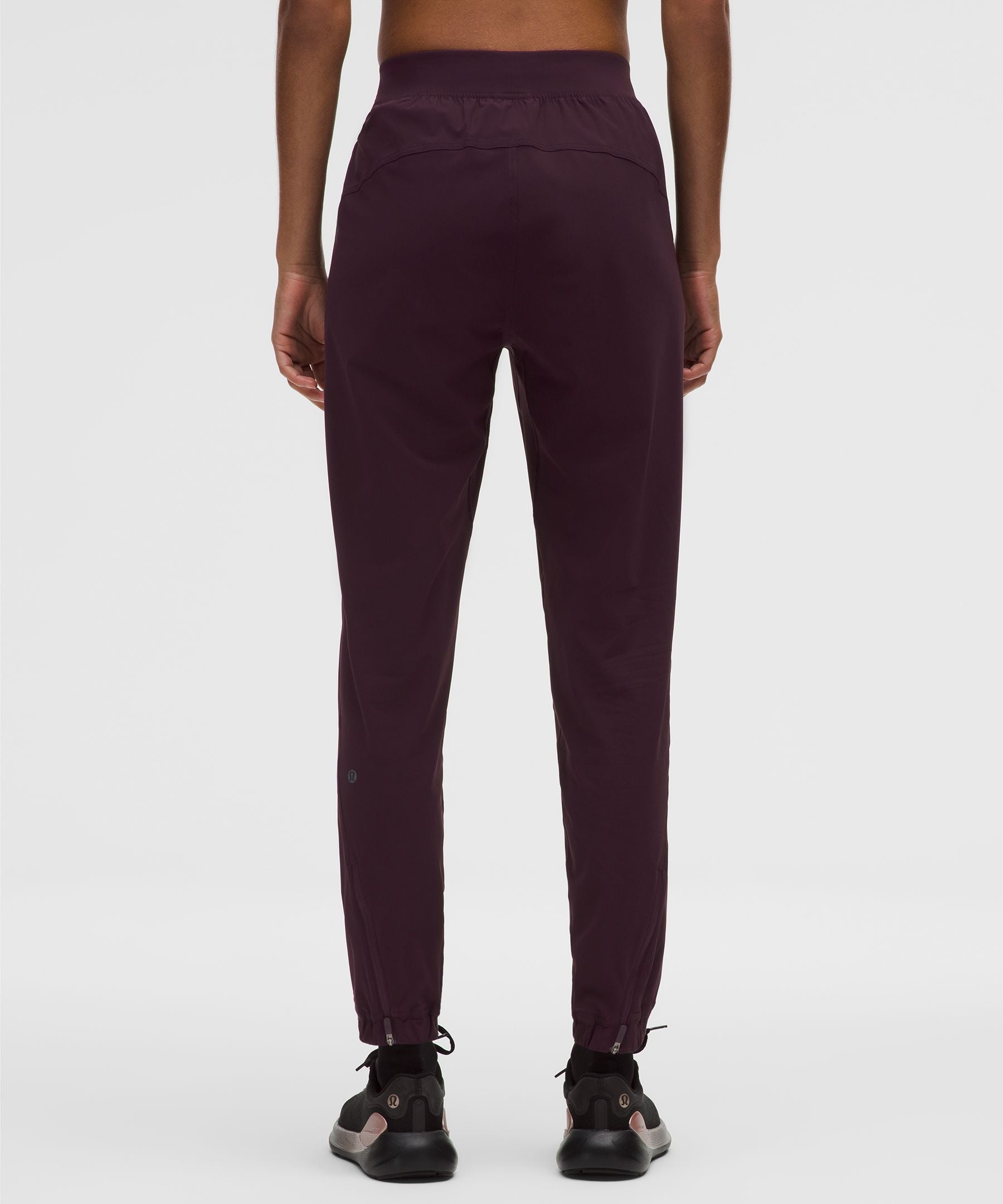 #color_black-plum