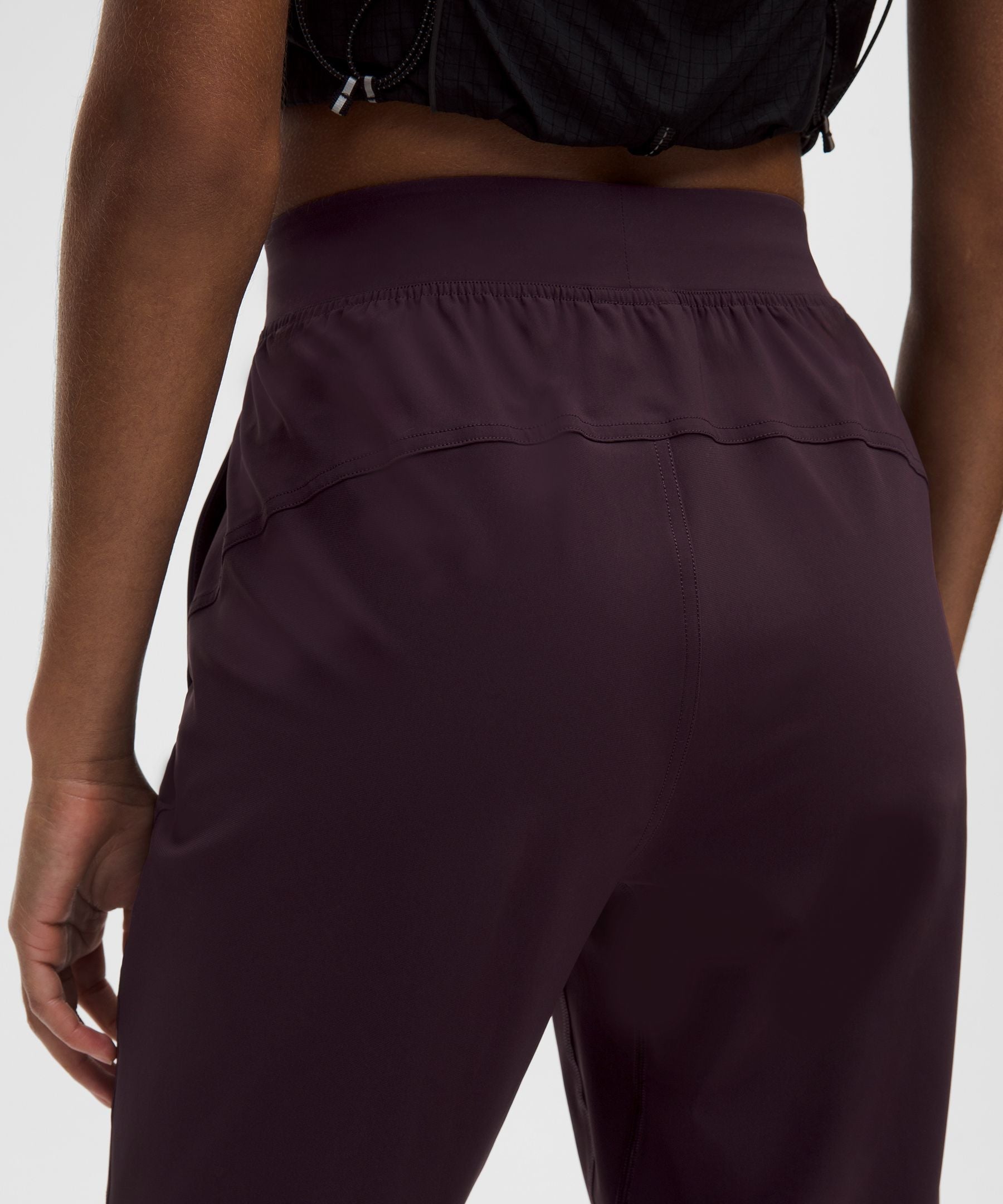 #color_black-plum