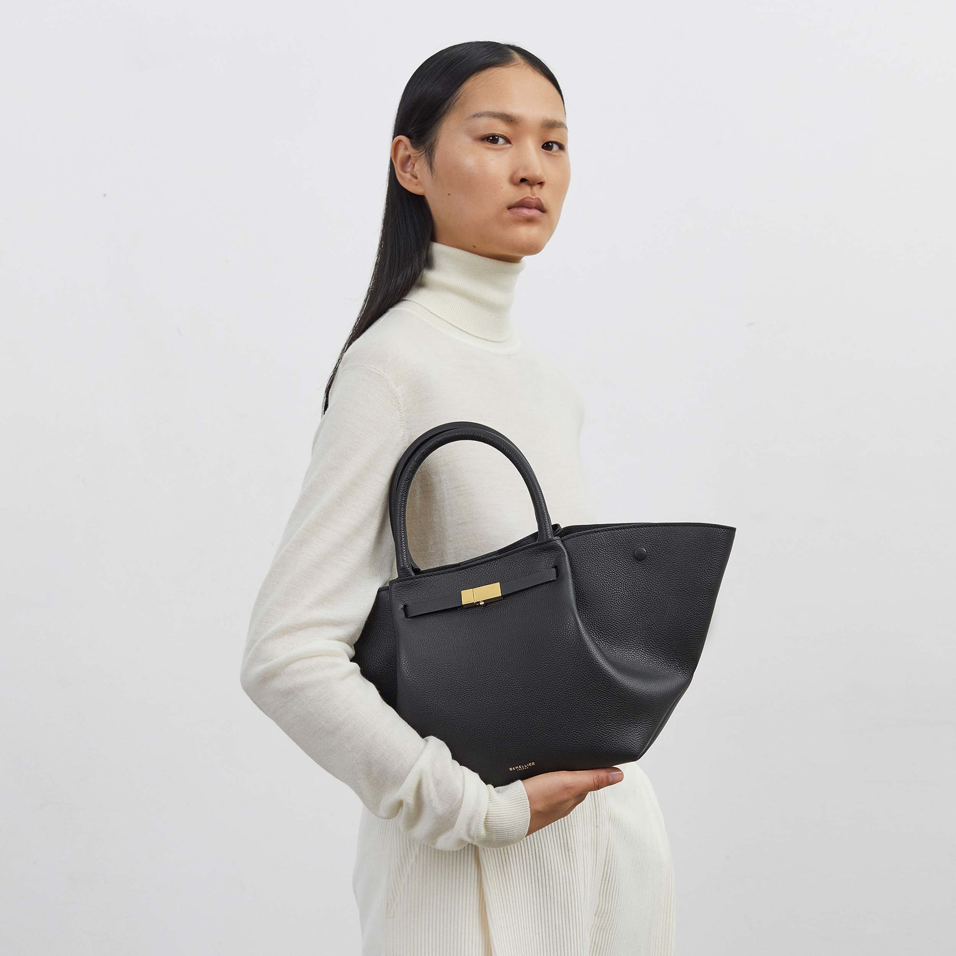 DeMellier The Midi New York dark sand small grain