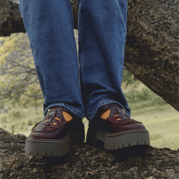 Timberland Stone Street Platform Buckle Shoe Burgundy Full-Grain Women'S