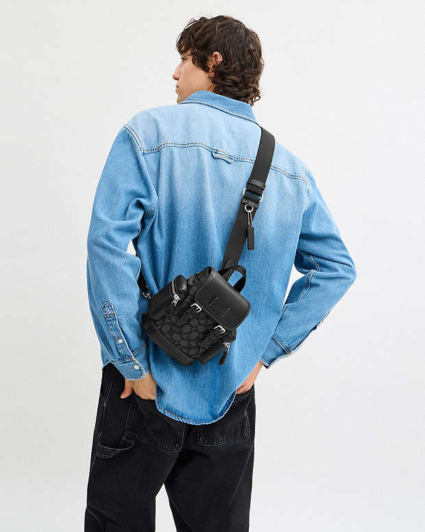 Sprint Sling Pack In Signature Jacquard Signature Jacquard-Silver-Charcoal-Black Signature Jacquard-Silver-Charcoal-Black