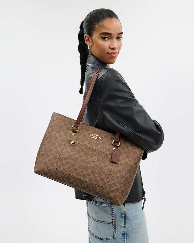 Station Tote Bag In Signature Canvas Signature Canvas-Gold-Tan-Brown Signature Canvas-Gold-Tan-Brown