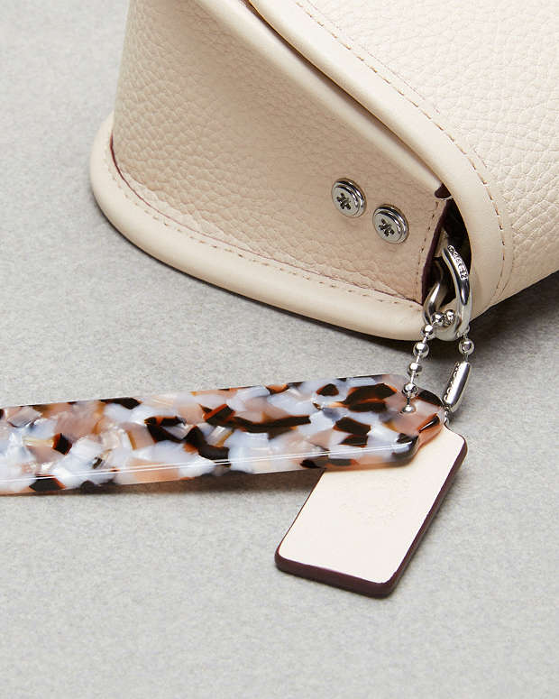 Wavy Dinky Bag In Coachtopia Leather Cloud Cloud