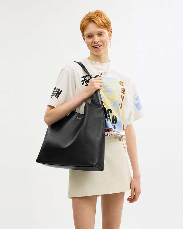 Brooklyn Shoulder Bag 39 Smooth Leather-Brass-Black Smooth Leather-Brass-Black