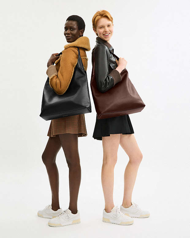 Brooklyn Shoulder Bag 39 Smooth Leather-Brass-Black Smooth Leather-Brass-Black