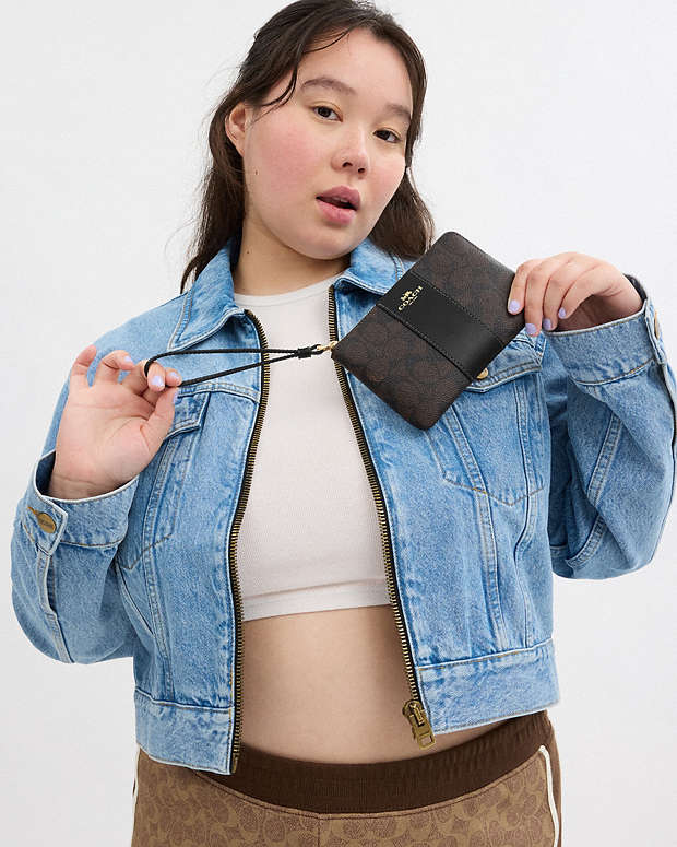 Corner Zip Wristlet In Signature Canvas With Stripe Signature Canvas-Gold-Walnut-Black Signature Canvas-Gold-Walnut-Black