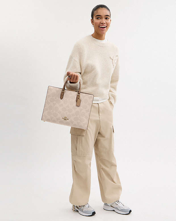 Maggie Tote Bag In Blocked Signature Canvas Signature Canvas-Gold-Sand-Tan Signature Canvas-Gold-Sand-Tan