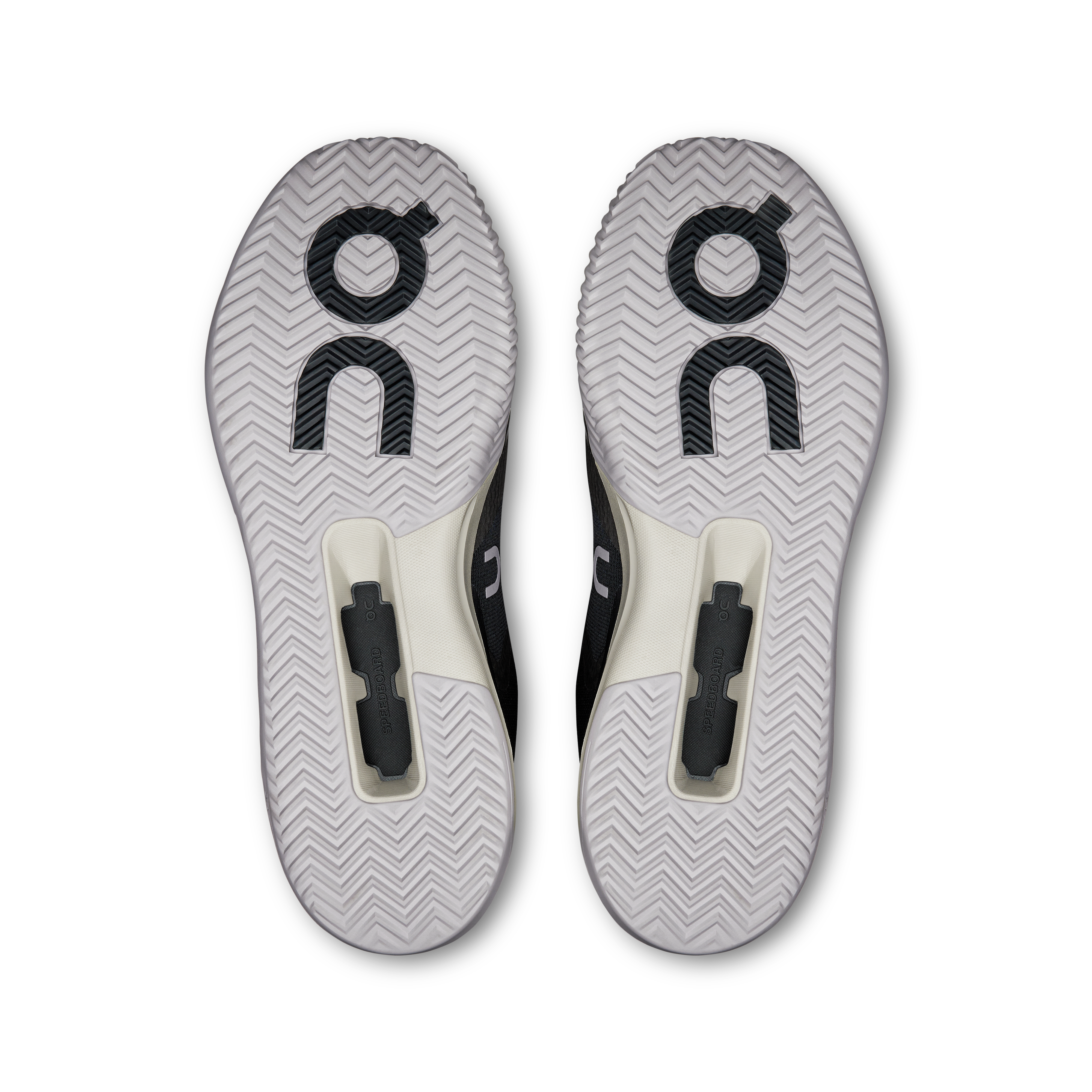 On The Roger Advantage Pro Clay Black White