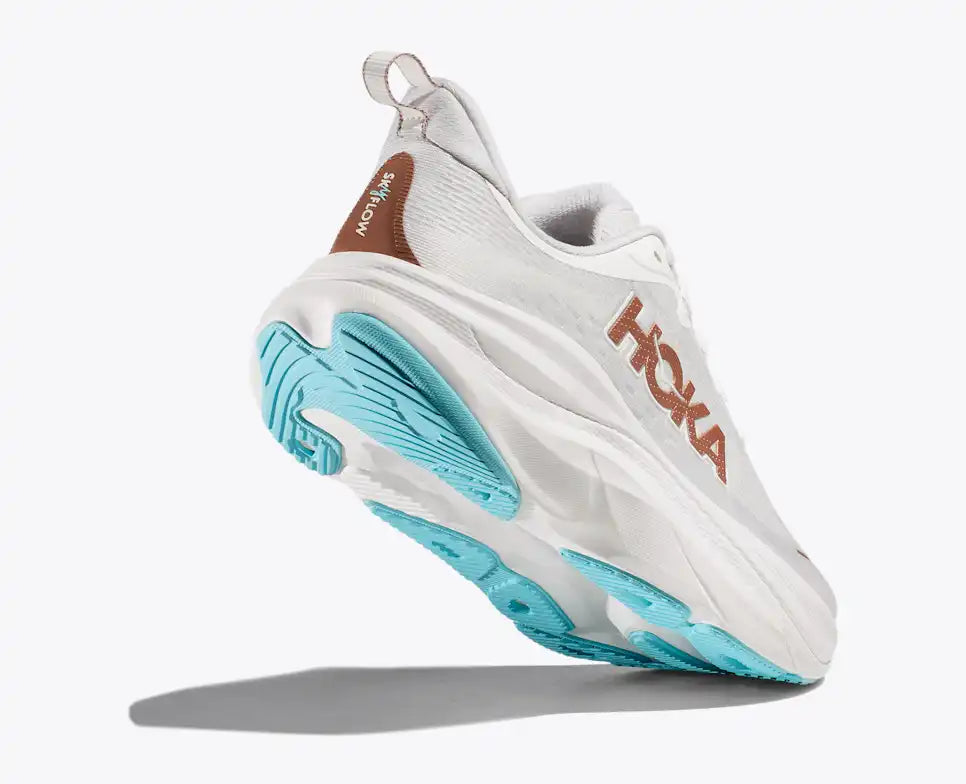 Hoka Skyflow in Frost Rose Gold