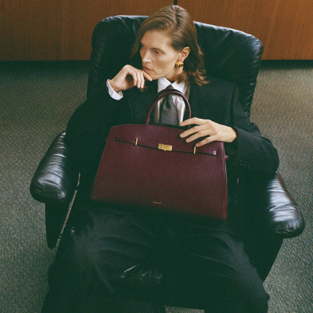 DeMellier The Hudson burgundy small grain